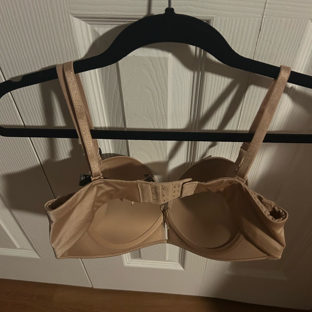 Victoria’s Secret Bombshell Push-up Bra - Picture 2 of 5